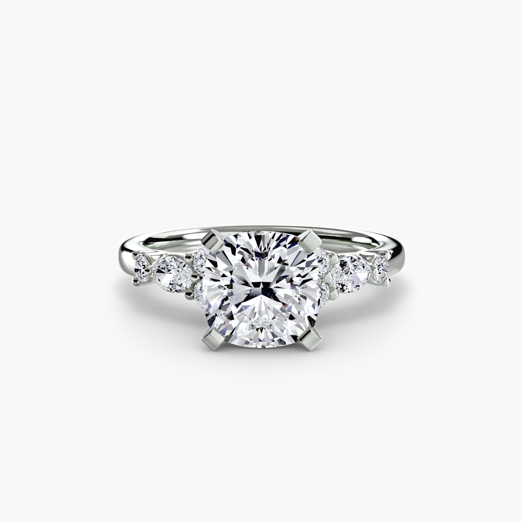Anello Solitario con Accenti Floreali