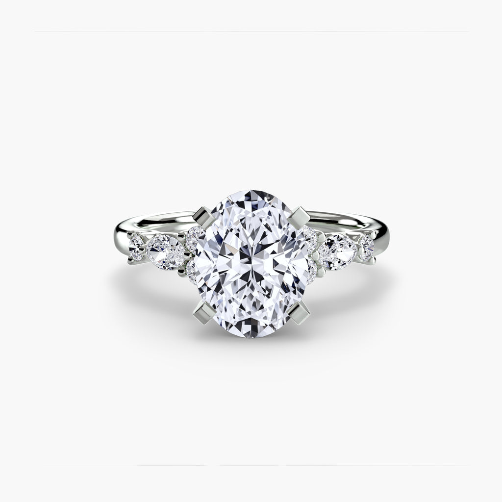 Anello Solitario con Accenti Floreali