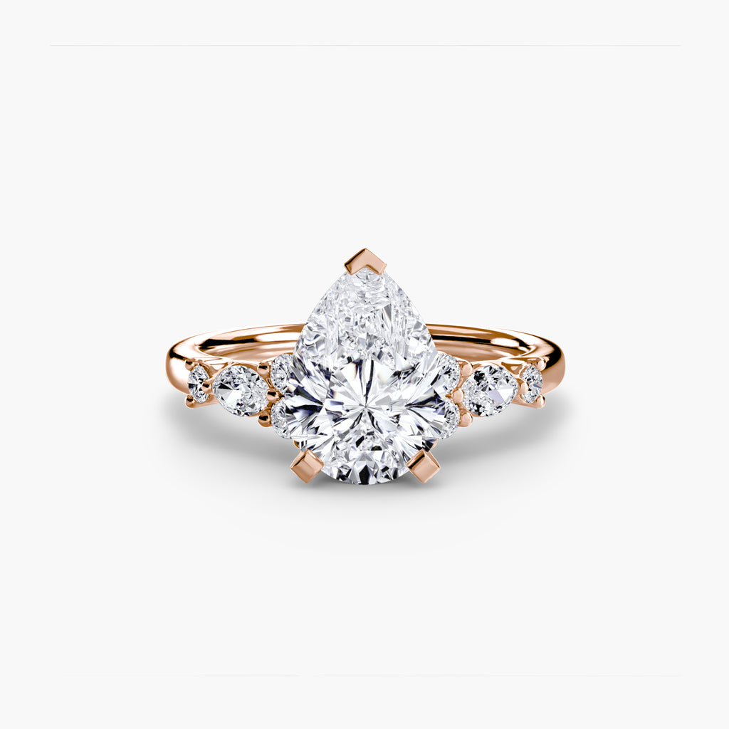 Anello Solitario con Accenti Floreali