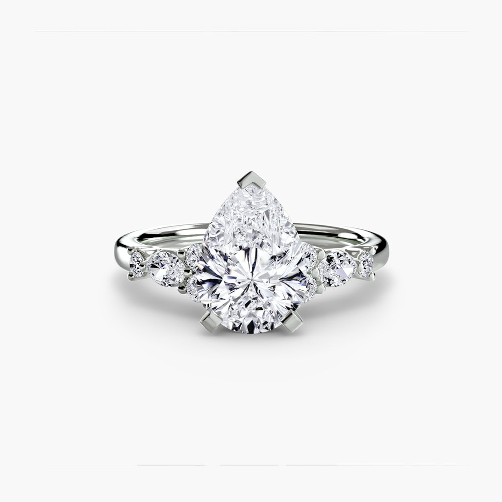 Anello Solitario con Accenti Floreali