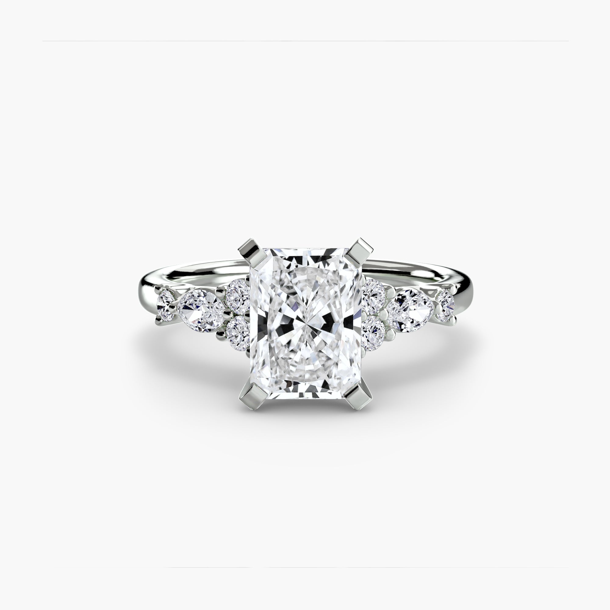 Anello Solitario con Accenti Floreali