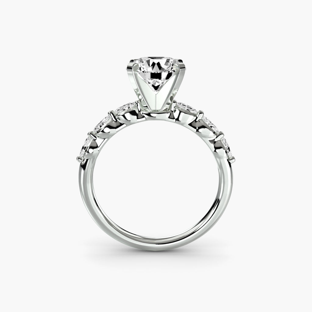 Anello Solitario con Accenti Floreali